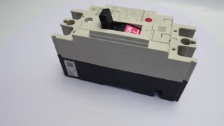 Pemutus Sirkuit Kotak Cetakan Mitsubishi NF32-SV2P5A